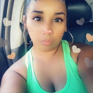 Meet your Posher, Alejandra